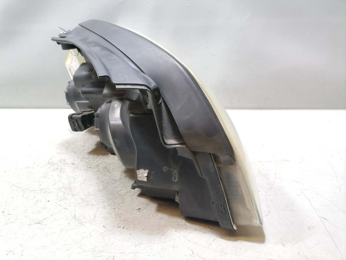 Kia Carens 3 original Scheinwerfer vorn links Halogen Bj.2007